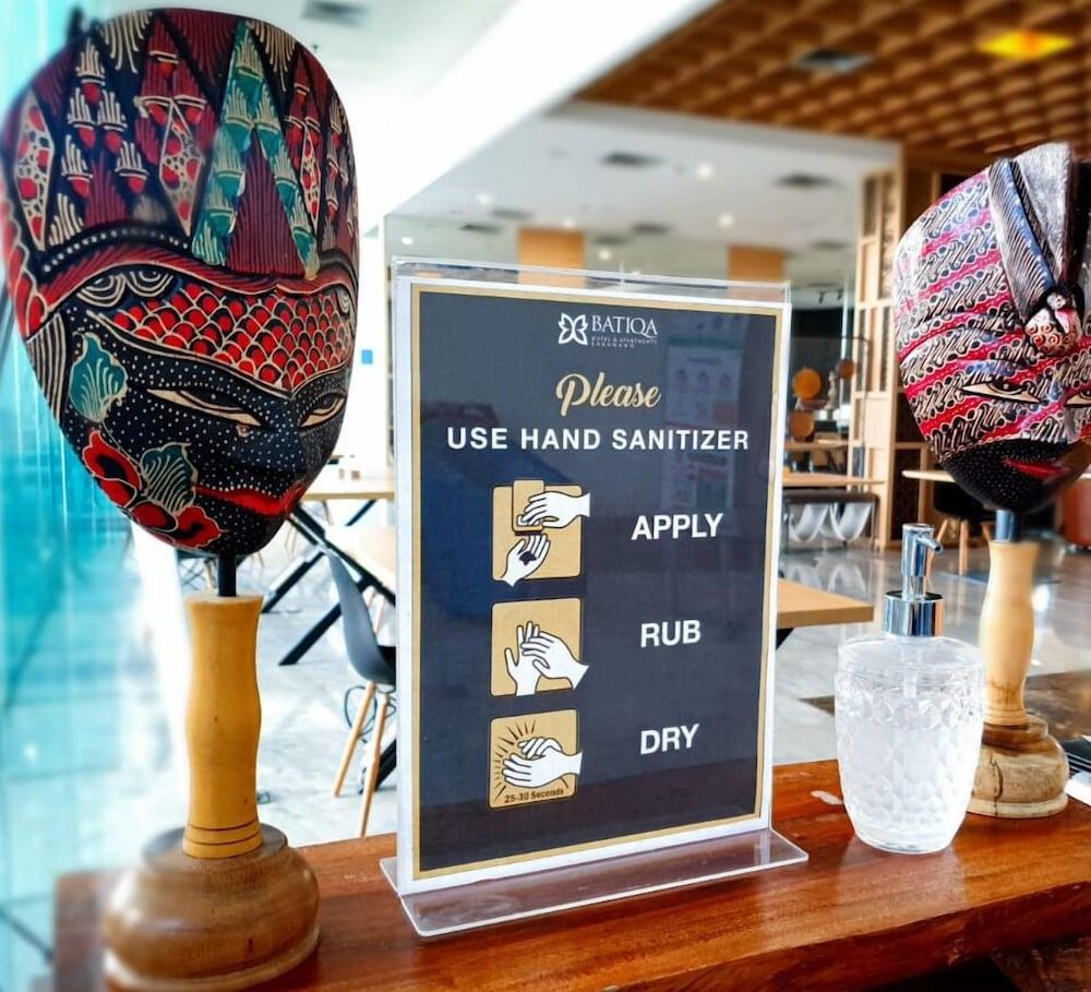 Batiqa Hotel & Apartments Karawang Kültér fotó
