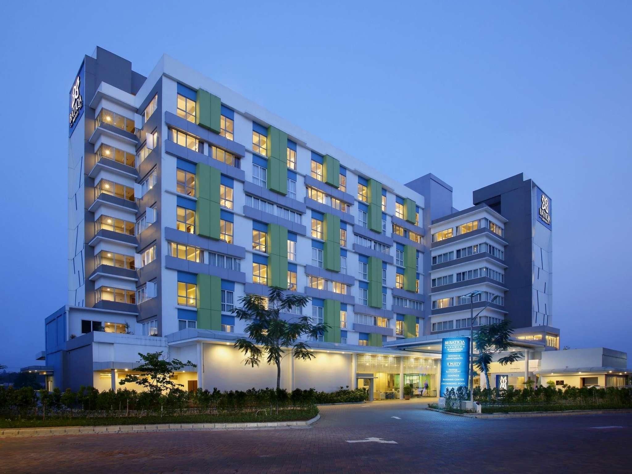 Batiqa Hotel & Apartments Karawang Kültér fotó