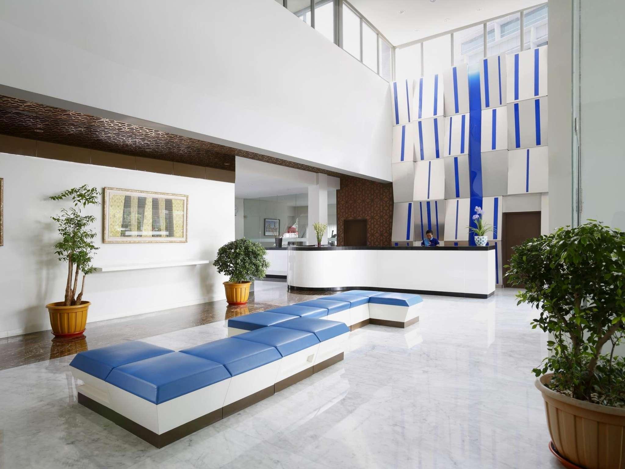 Batiqa Hotel & Apartments Karawang Kültér fotó