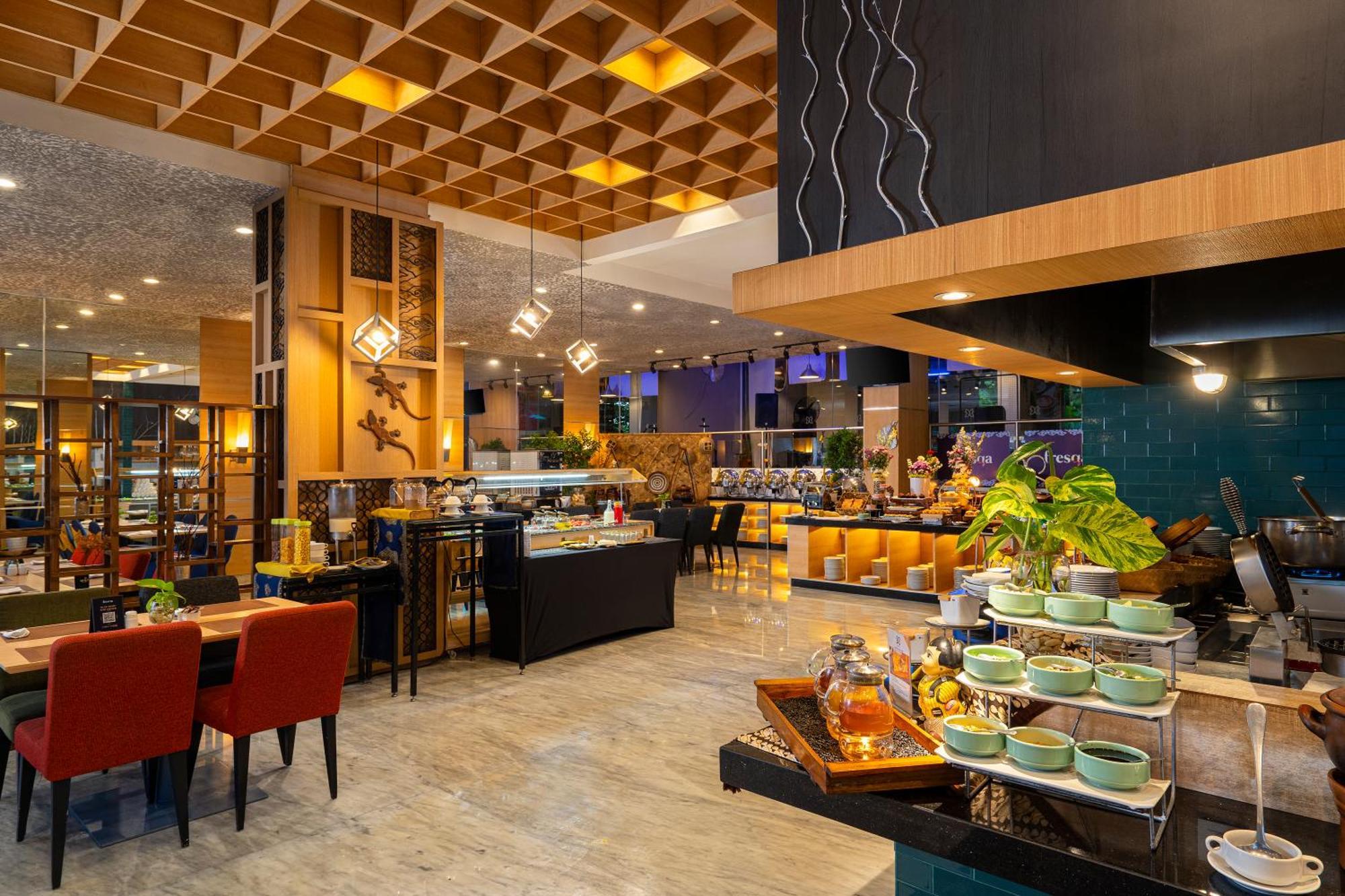 Batiqa Hotel & Apartments Karawang Kültér fotó
