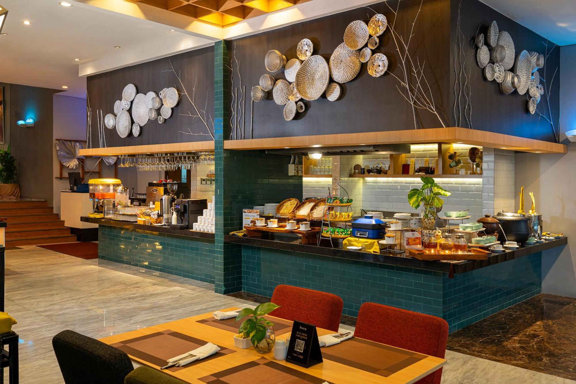 Batiqa Hotel & Apartments Karawang Kültér fotó