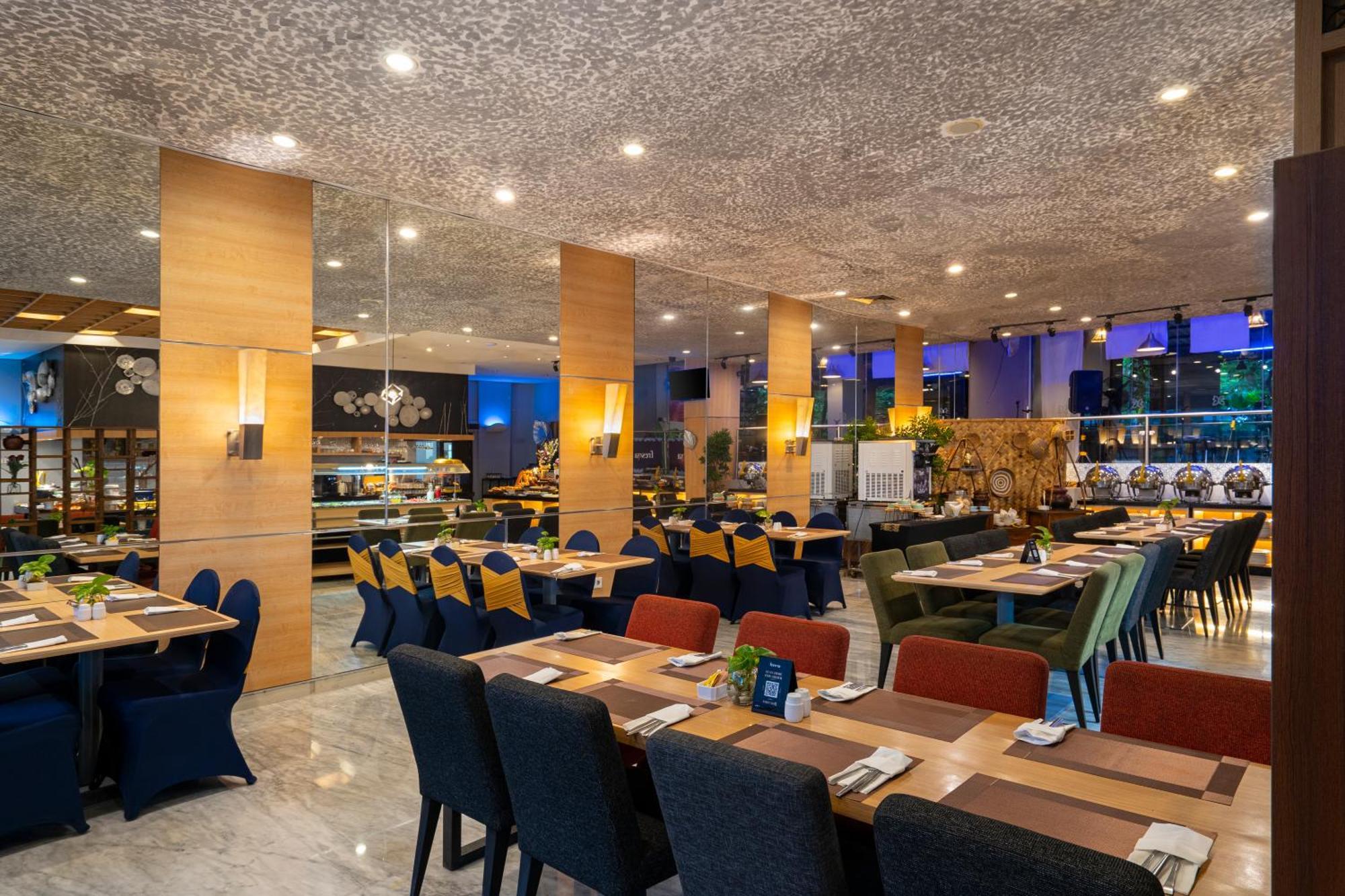 Batiqa Hotel & Apartments Karawang Kültér fotó
