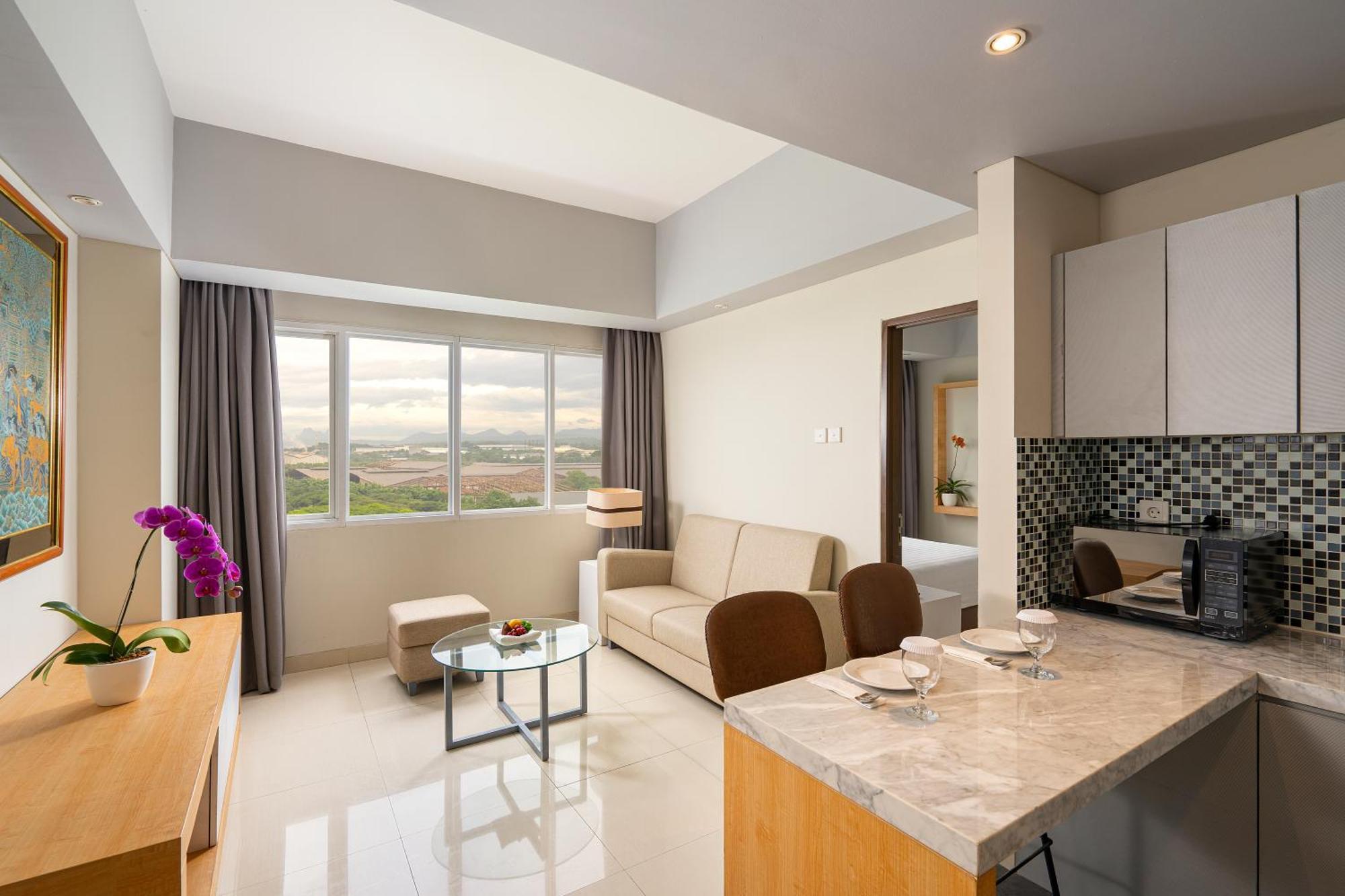 Batiqa Hotel & Apartments Karawang Kültér fotó